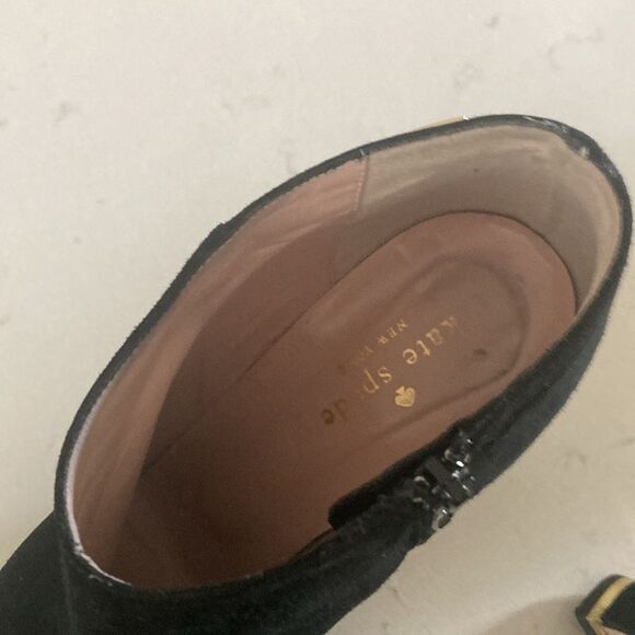 Kate Spade Aldaz Black Suede Gold Bow Ankle Boots Elegant 4” Heel Almond Toe 8.5 - Picture 8 of 10